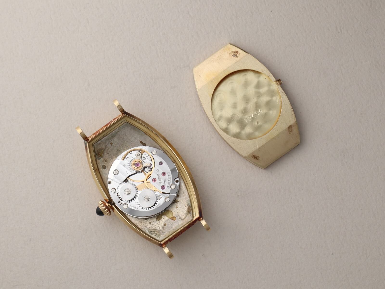 パリの小径 Cartier 96056 1970s 18KYG Trianon SM Paris Letter White