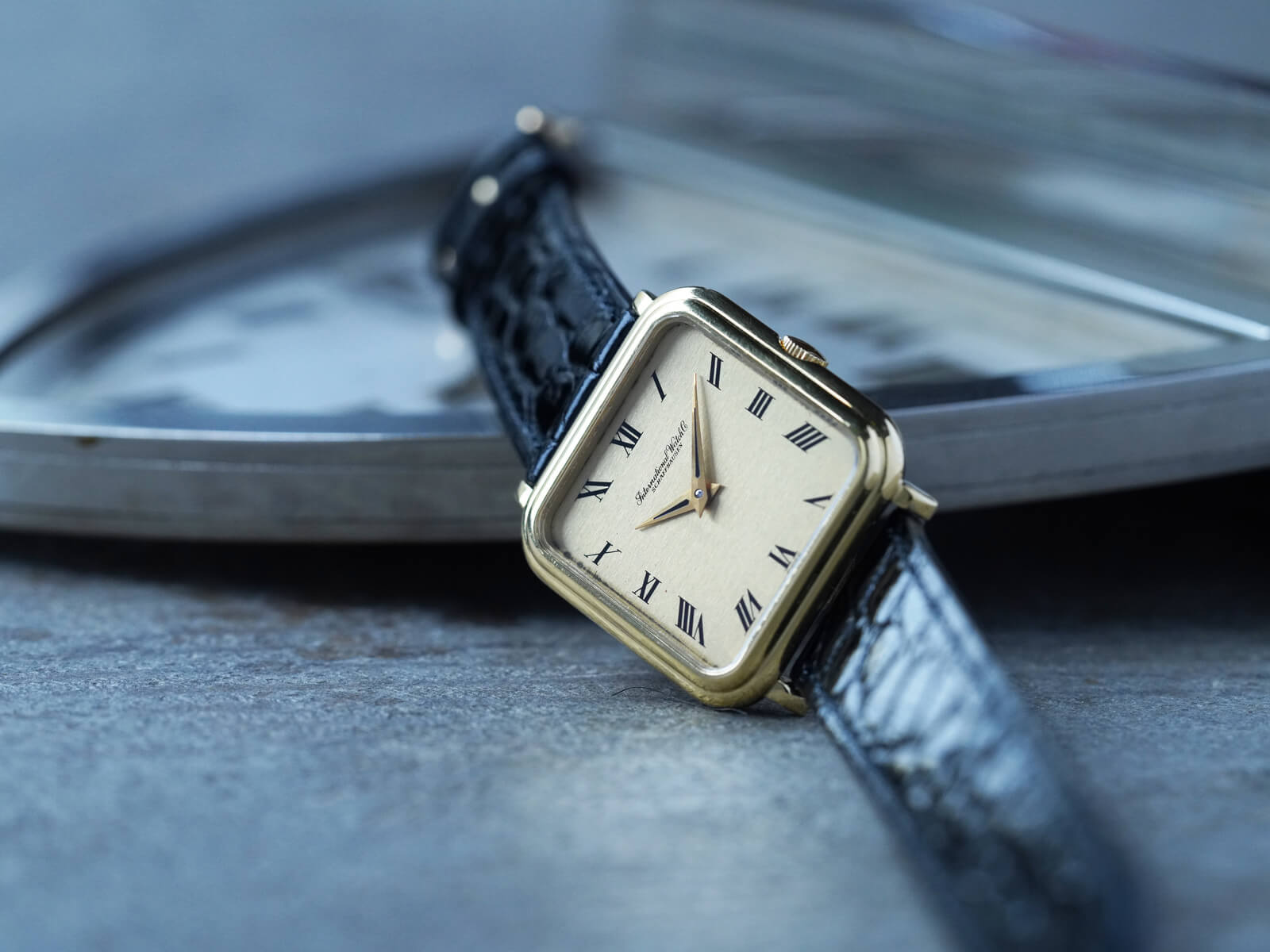 IWC/オールドインター/スクエアケース/ゴールドローマンダイヤル