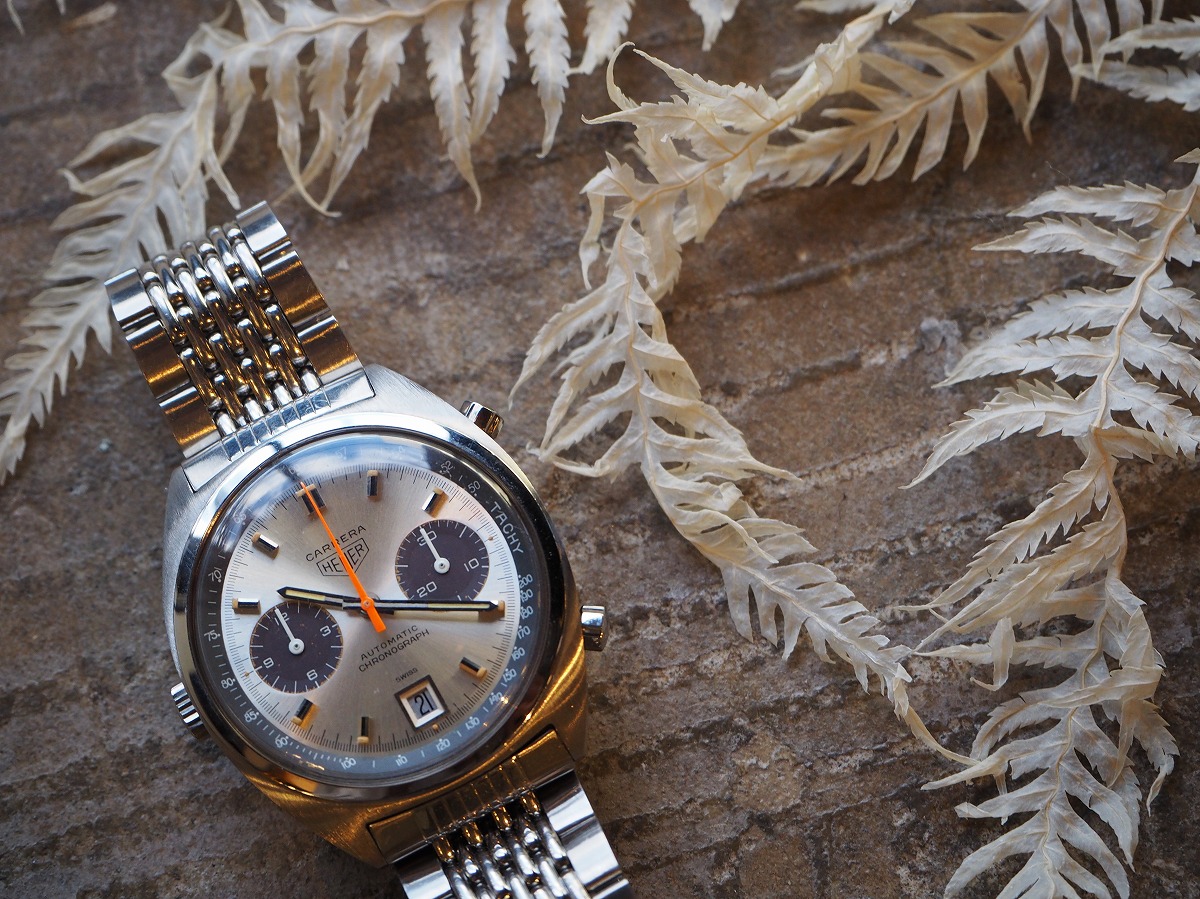 TAG Heuer Carrera クロノグラフ パンダ　パンダモデル パンダ顔は、この控えめな感じが気分！ タグ・ホイヤー カレラ