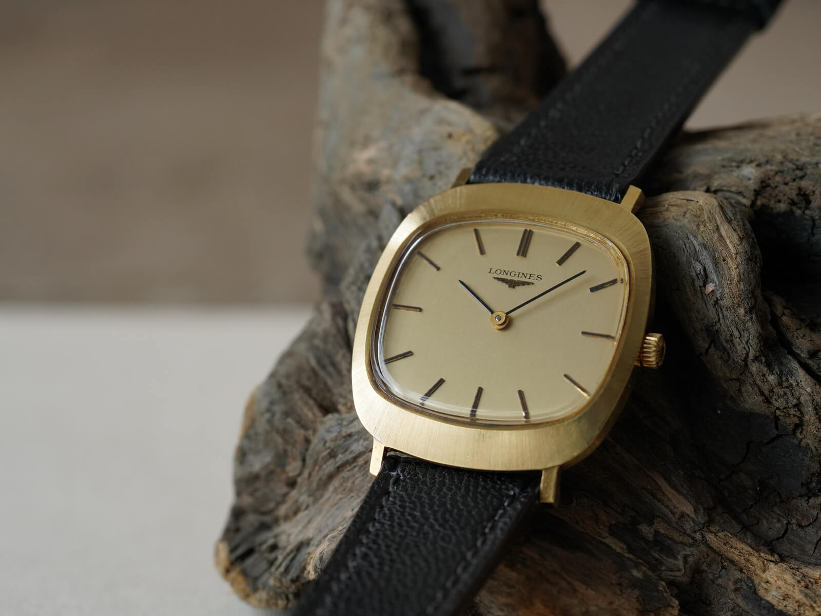 ロンジン/クッションケース/ゴールドダイヤル/Longines/Cushion