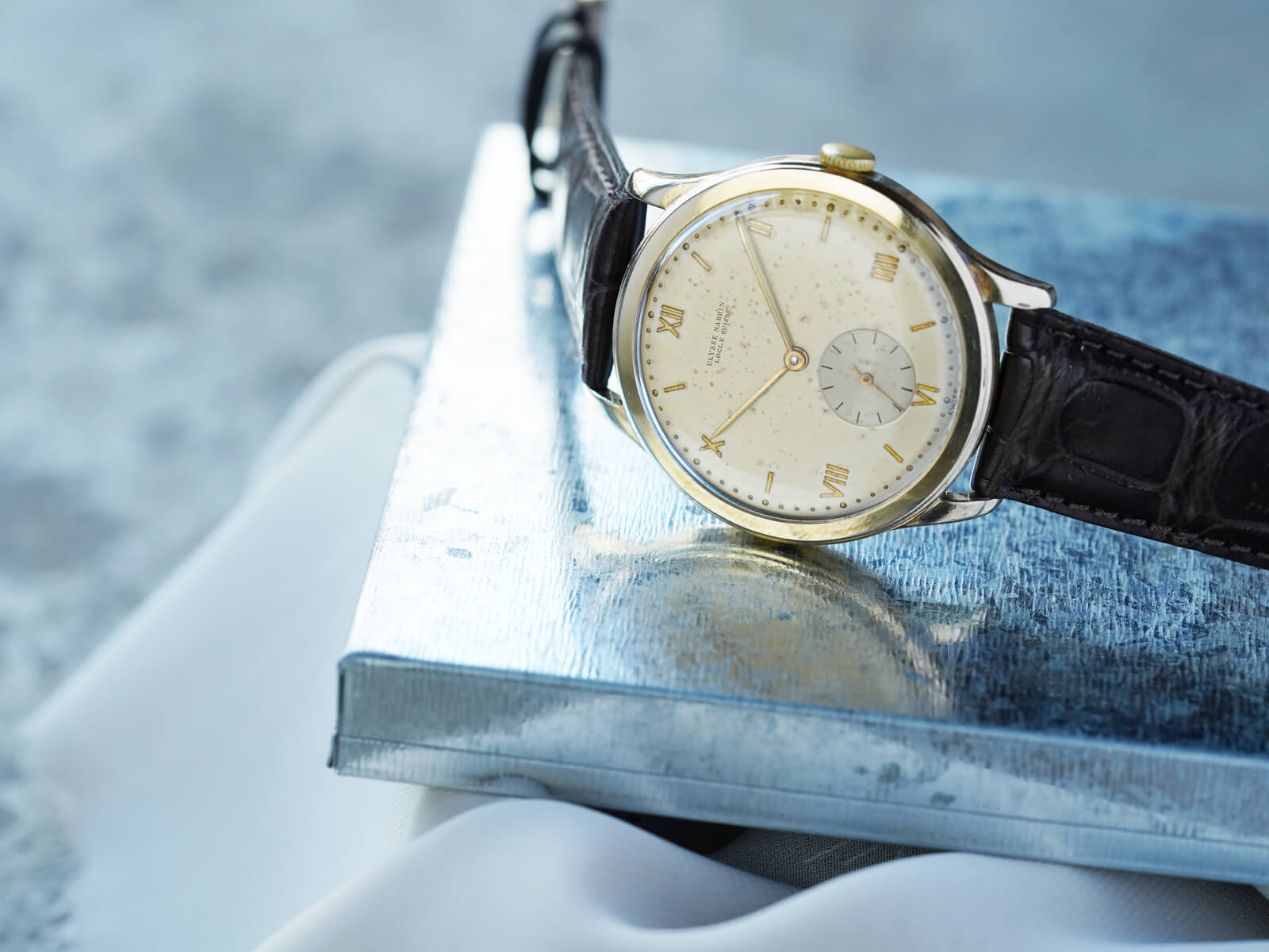 ⭐️ユリスナルダンヴィンテージ、スモールセコンド⭐️ ユリス・ナルダン スモールセコンド スクリューバック 1950年代