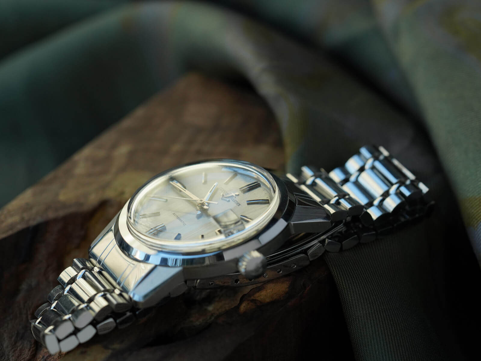 ヴィンテージユリス・ナルダン K14ケース ULYSSE NARDIN 自動巻き ユリスナルダン 14金無垢 ラウンドケース スモールセコンド 1950