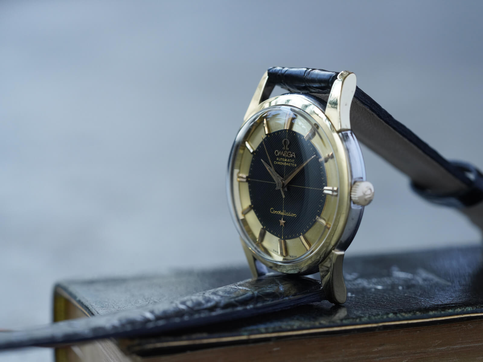 OMEGA アナログ時計 ゴールド/ブラック オメガ(OMEGA) SPEEDMASTE﻿R ムーンウォッチ プロフェッショナ