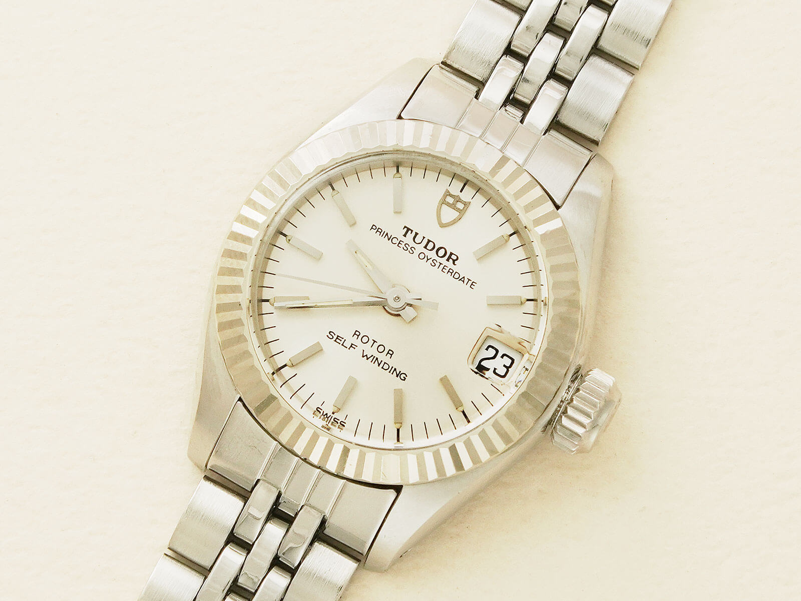 アンティーク TUDOR チューダー OYSTER ロレックス チュードル 楽天市場】チュードル オイスターシン 小薔薇 手巻 Ref.7960