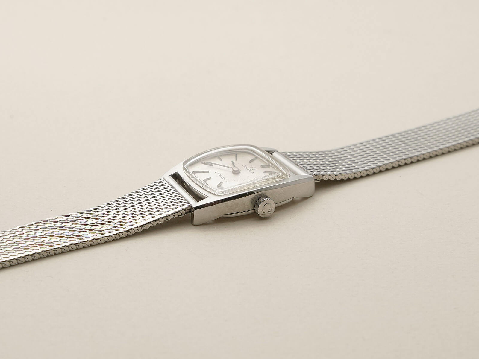 Omega シルバーケース アイボリー ダイヤル 時計 オメガ デ・ヴィル 1973年製 シルバーダイヤル 薄型手巻き