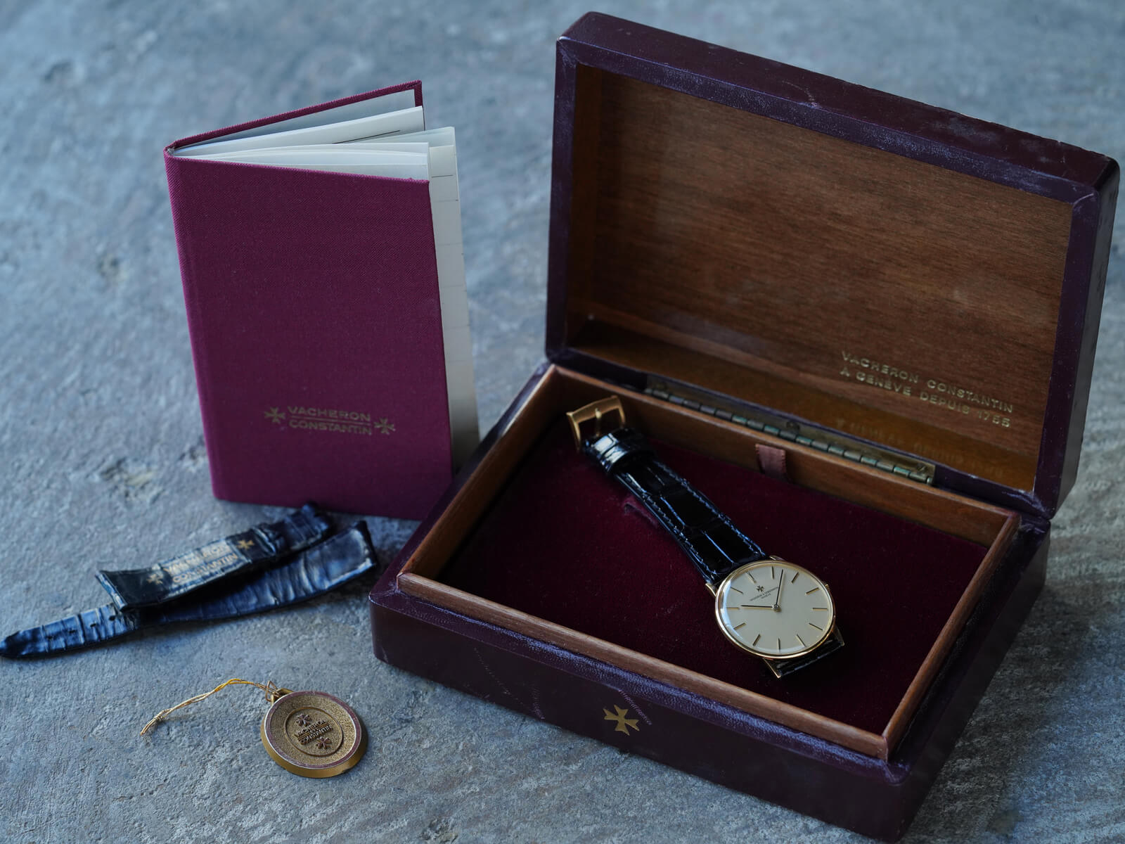 ヴァシュロンコンスタンタン　VACHERON CONSTANTIN 時計ケース ヴァシュロンコンスタンタン/ラウンドケース/ゴールドダイヤル