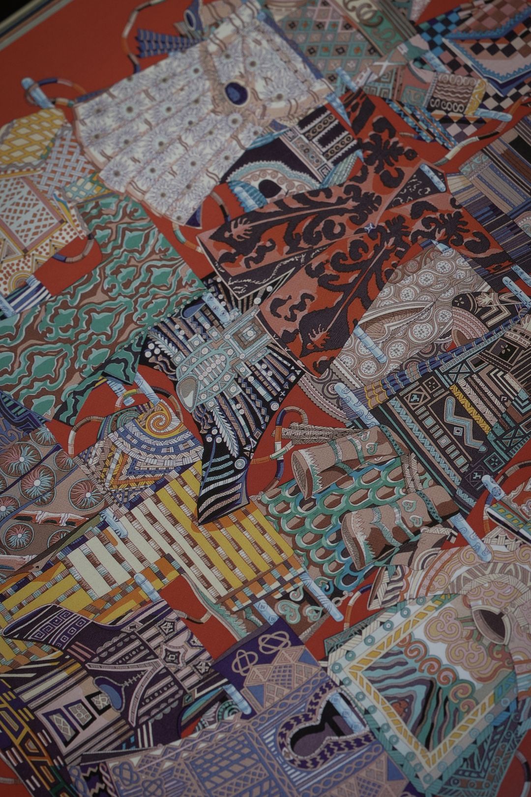 4、メゾンが描くシルクの世界