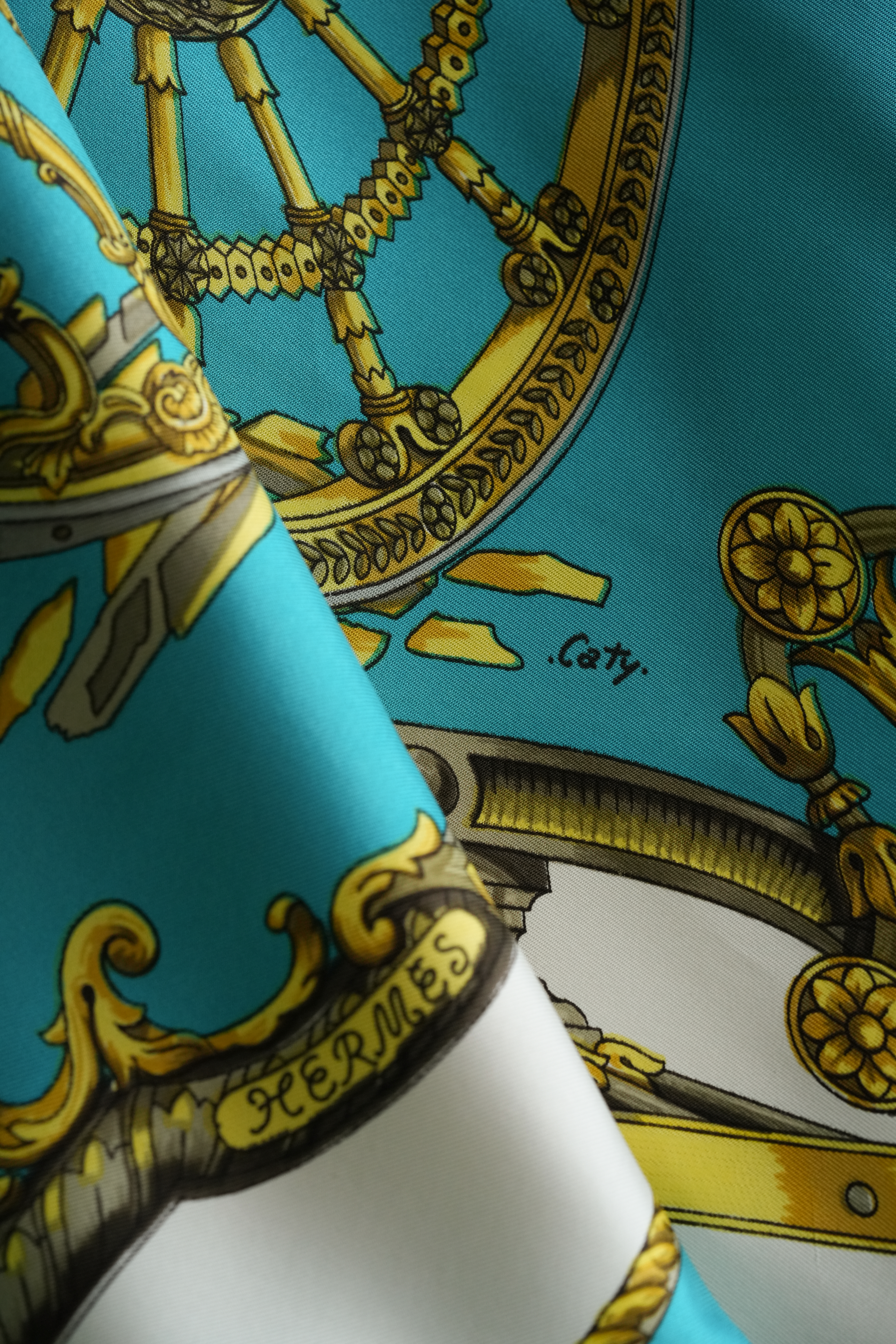 4、メゾンが描くシルクの世界