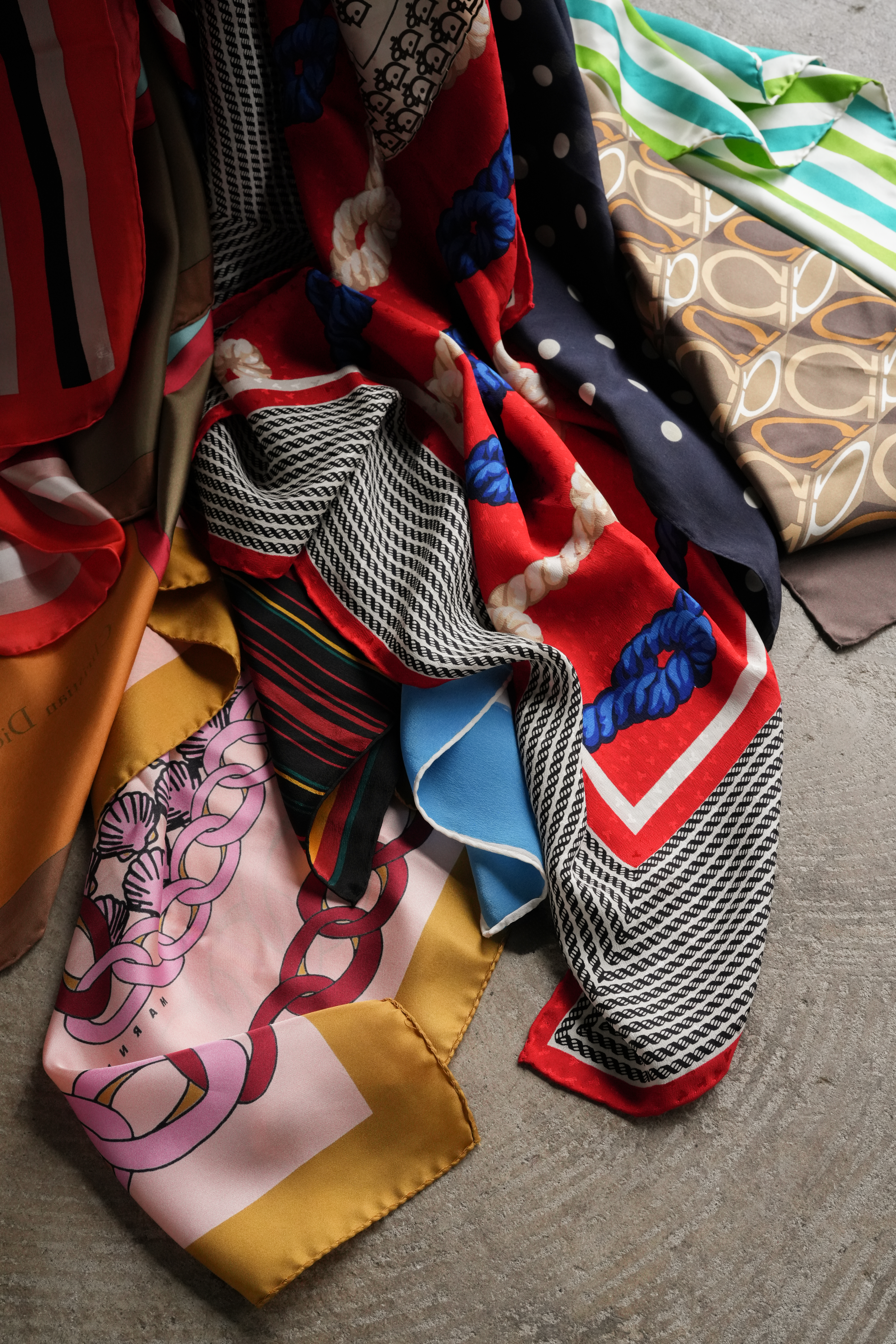 4、メゾンが描くシルクの世界