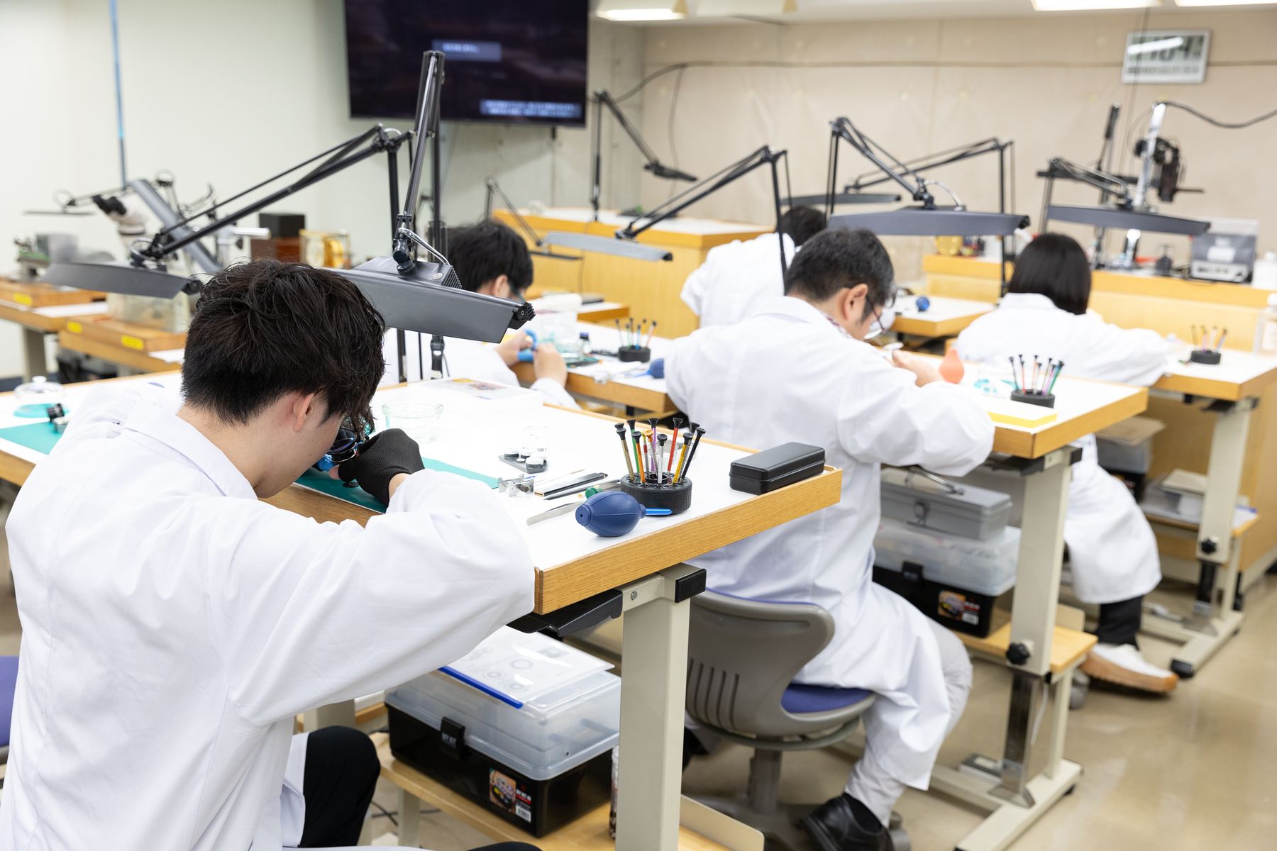 Watch Repair School 02 ヒコみずのジュエリーカレッジ大阪校