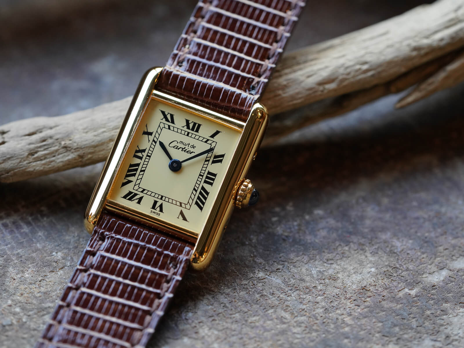小傷や汚れ使用感やsilvemust de Cartier Tank quartz VERMEIL 腕時計