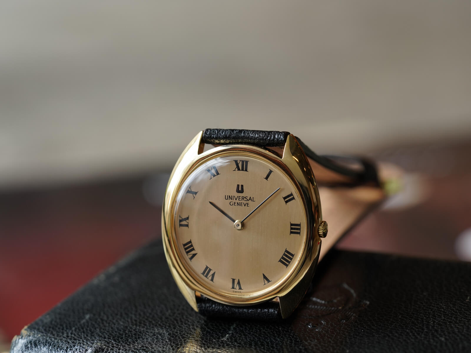 ユニバーサル ジュネーブ 腕時計 ゴールド 茶色
